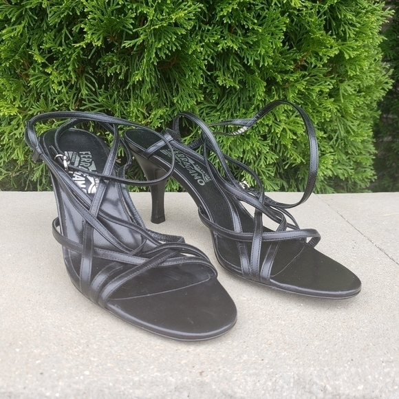 NEW Salvatore Ferragamo Strappy Heels Sandals 9B - Picture 4 of 7
